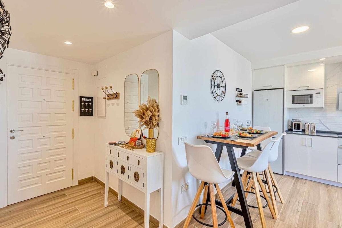 797 Holiday Rentals - Benalbeach- Moderno Piso Para 5 Con Vistas Al Mar Benalmádena Εξωτερικό φωτογραφία
