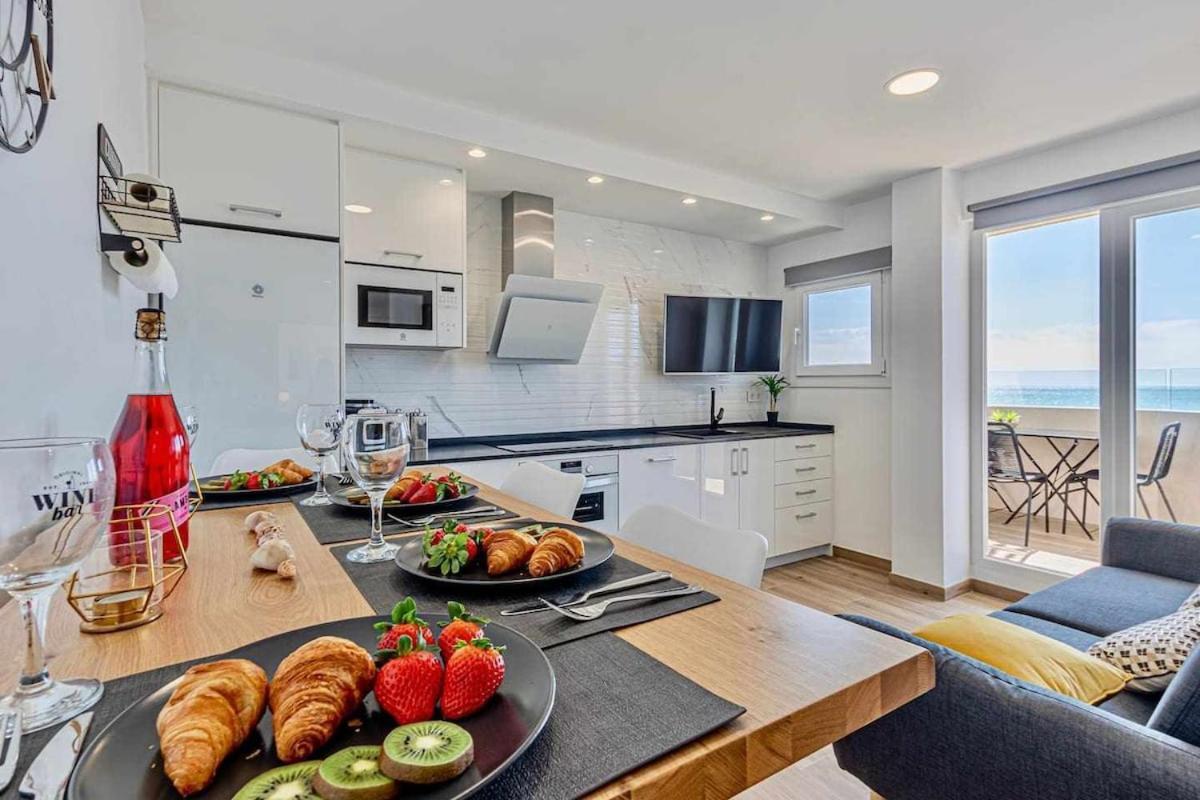 797 Holiday Rentals - Benalbeach- Moderno Piso Para 5 Con Vistas Al Mar Benalmádena Εξωτερικό φωτογραφία